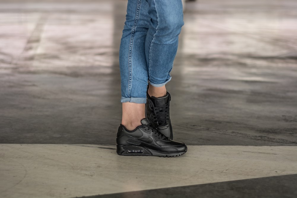 Жіночі кросівки Nike Air Max 90 чорні